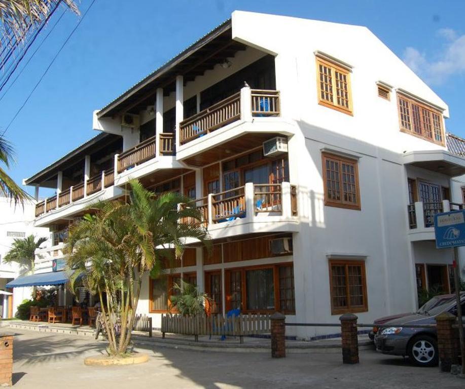 Hotel Y Restaurante Cesar Mariscos Tela Exterior foto